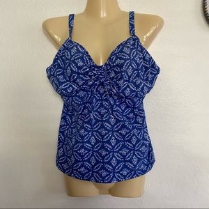Lands End Swimsuit Tankini Top Size 12 DD is in excellent condition